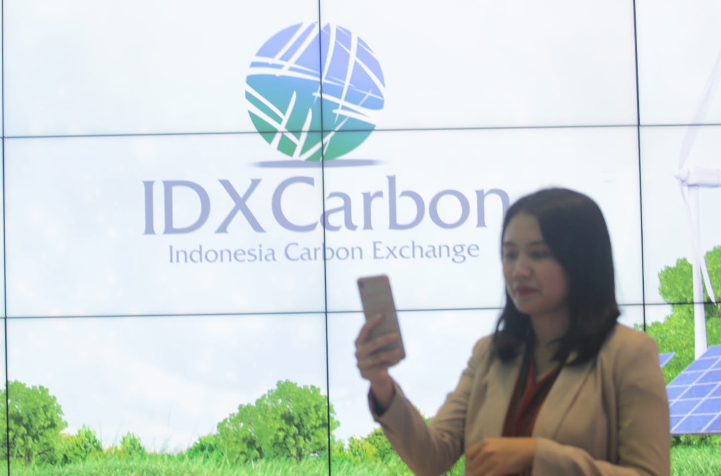 OJK: Likuiditas Bursa Karbon Tidak Bisa Disamakan dengan Saham