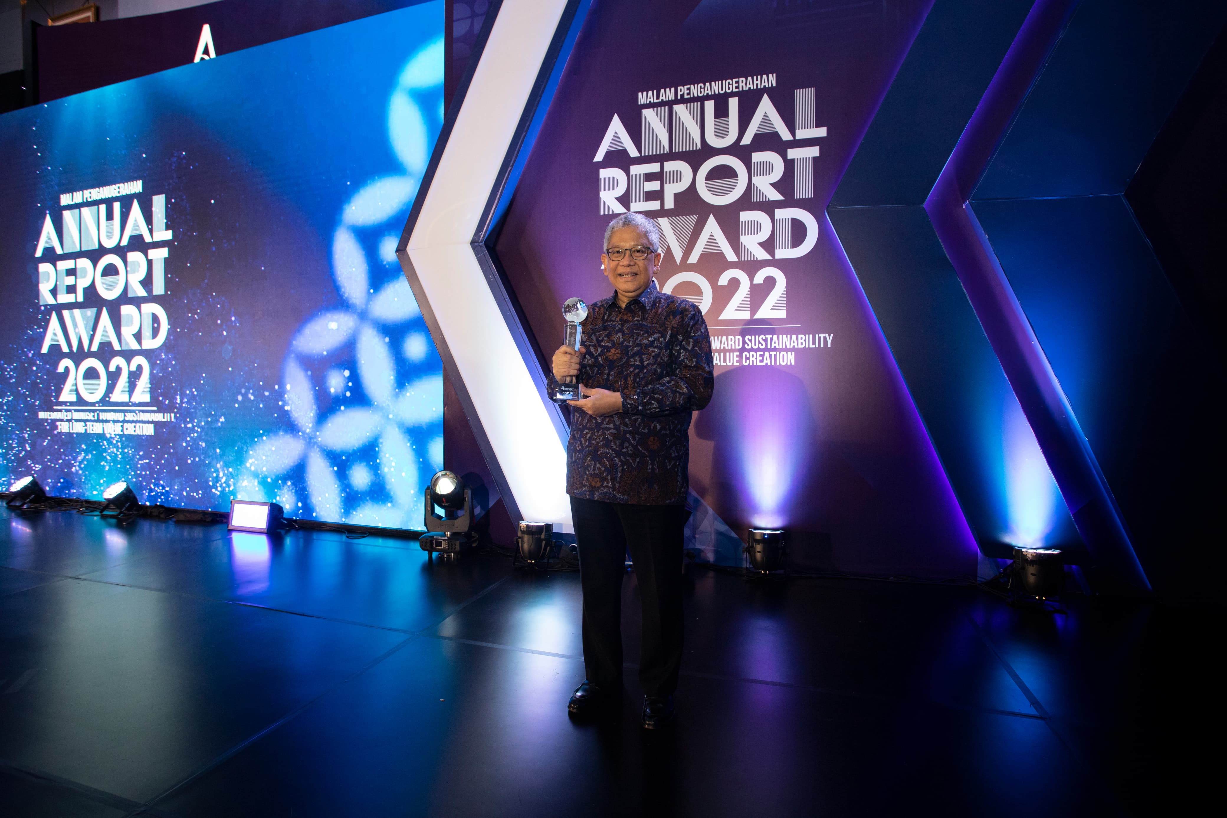 Bersama Himbara, BJBR Juara 3 ARA 2022 Kategori Perusahaan Go Publik Keuangan