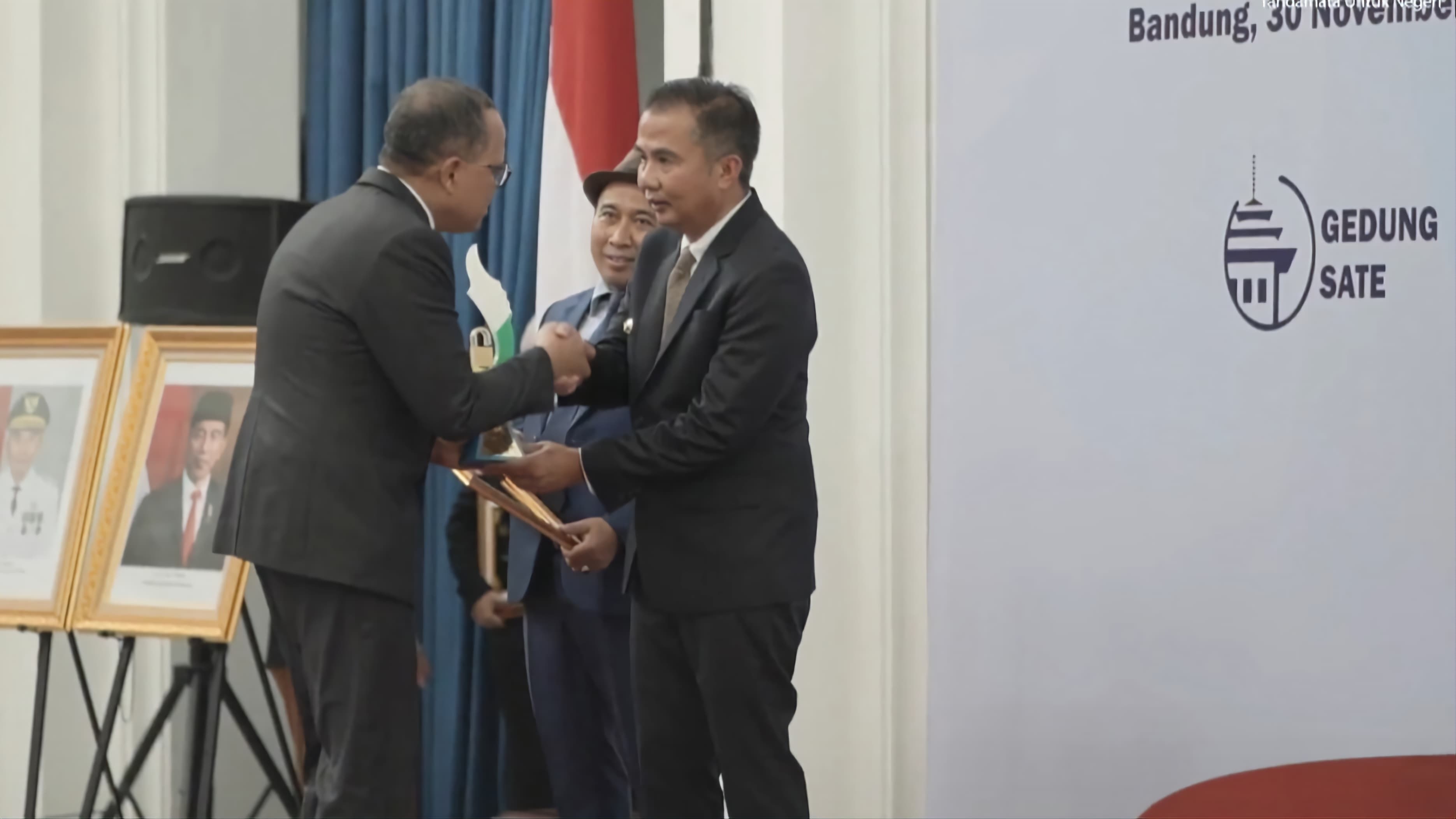 Konsisten Berikan Informasi dengan Transparan dan Akuntabel, bjb Raih Anugerah Keterbukaan Informasi Publik 2023