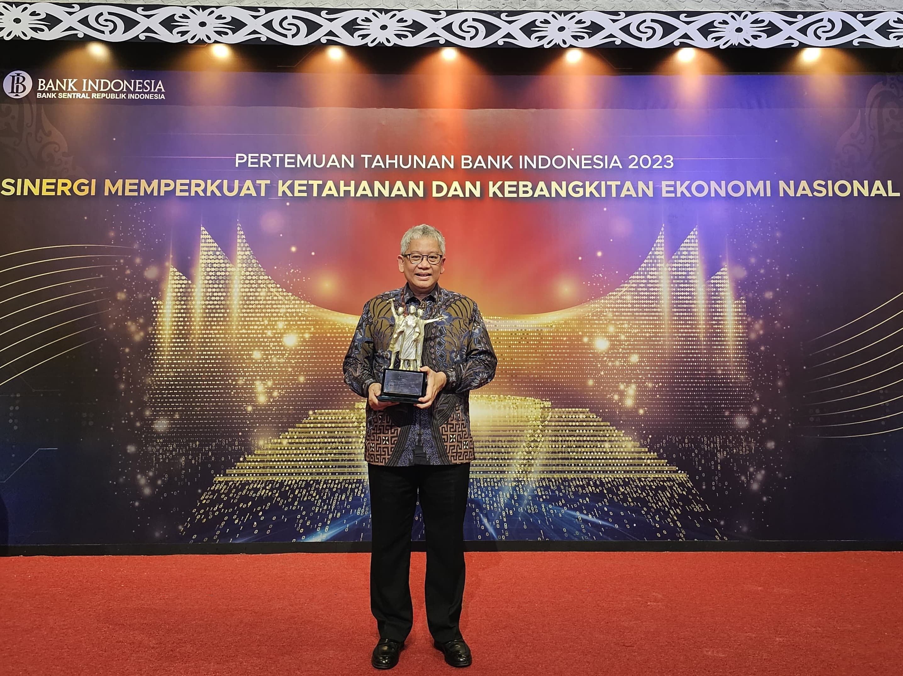 Konsisten Berkontribusi Jaga Pertumbuhan Ekonomi, bank bjb Raih BI Award 2023