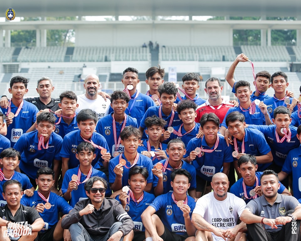 Lima Legenda Sepakbola Dunia Latih Tim U-16 