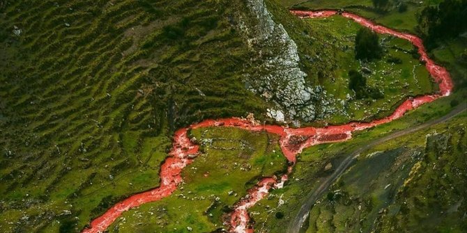 Melihat Fenomena Tahunan Sungai Merah Cusco di Peru