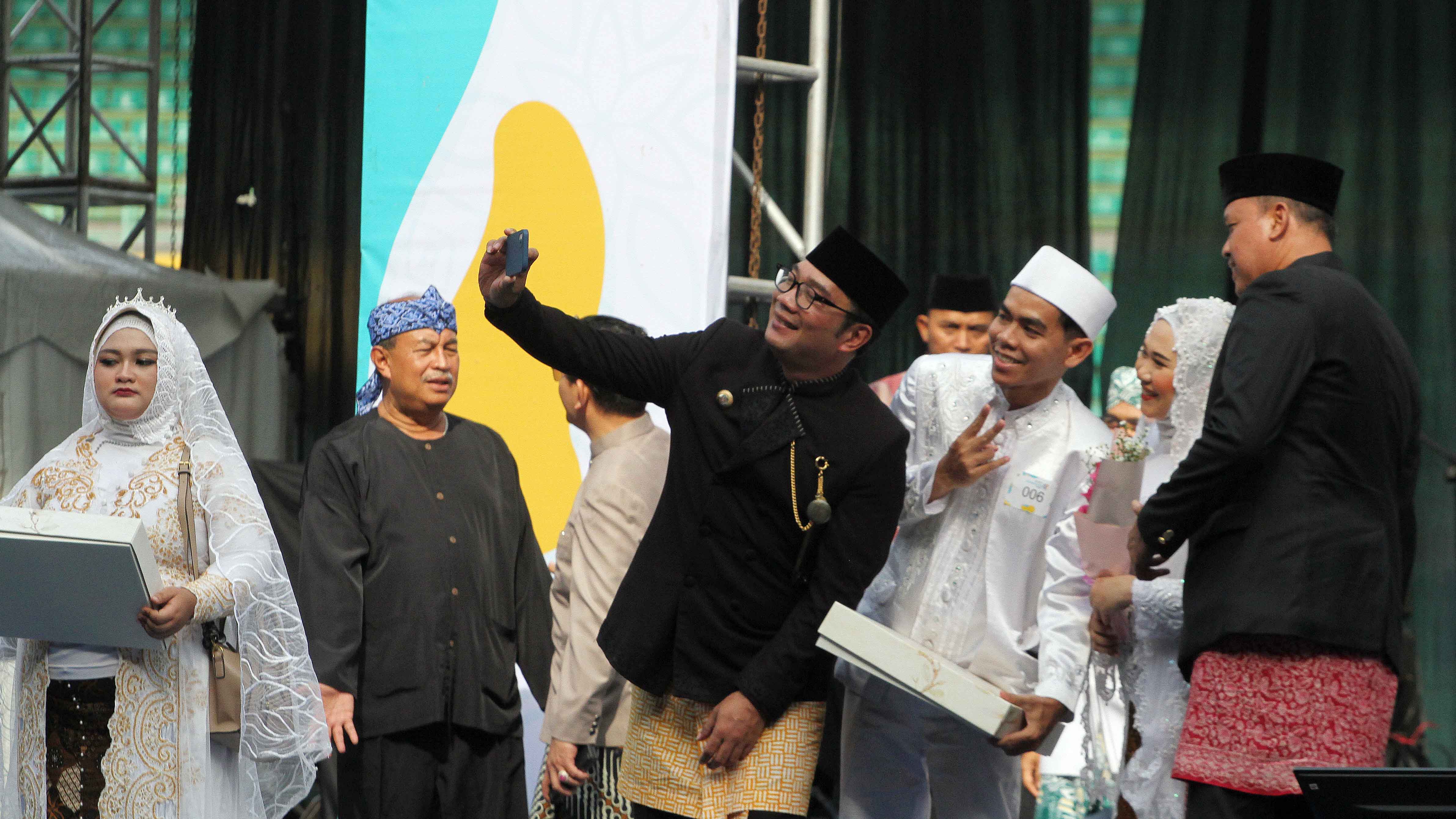 Ridwan Kamil Doakan Pasangan Nikah Massal Samara