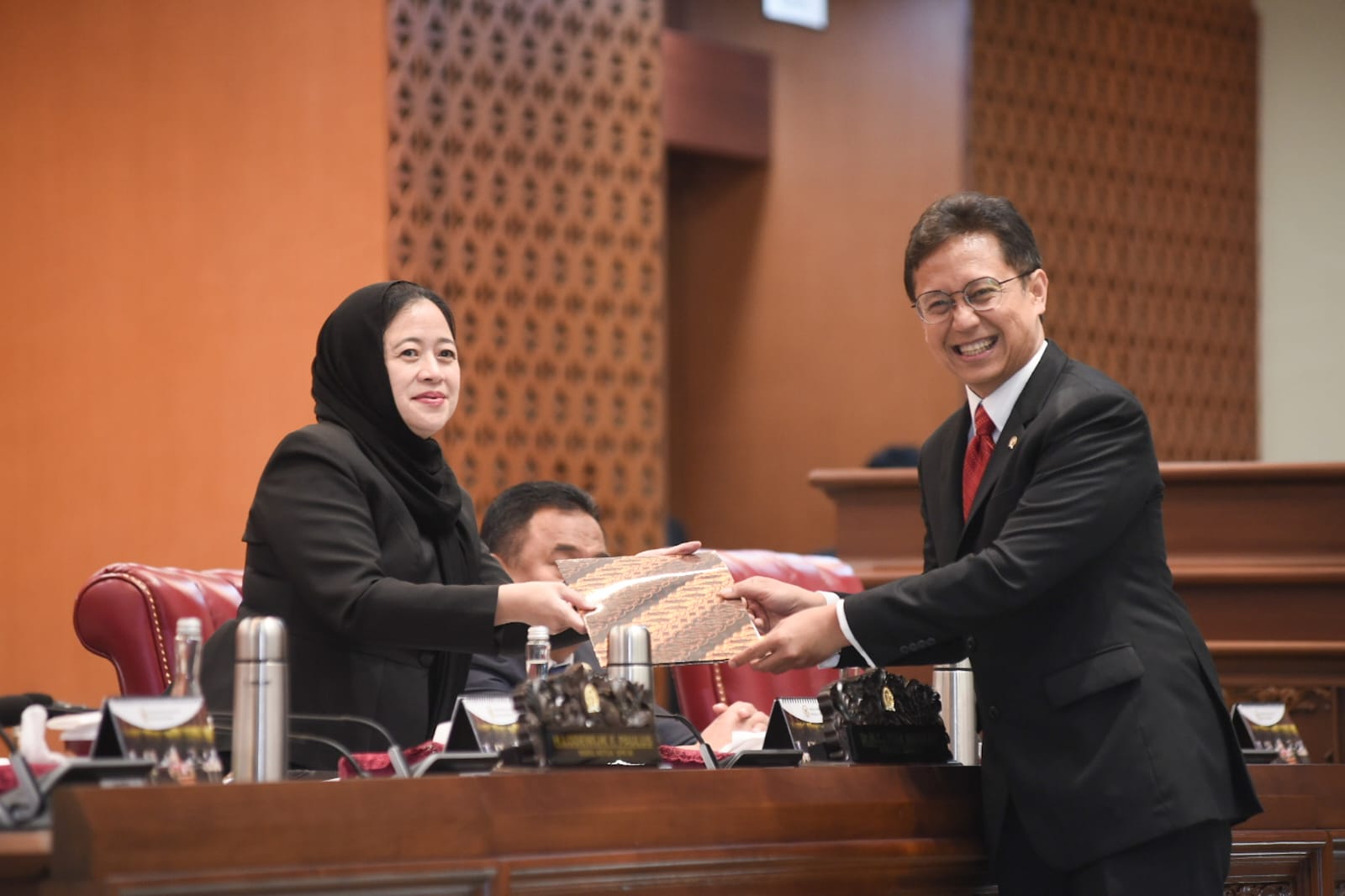 UU Kesehatan Resmi Disahkan, Puan Pastikan Hak-Hak Nakes Tak Akan Hilang